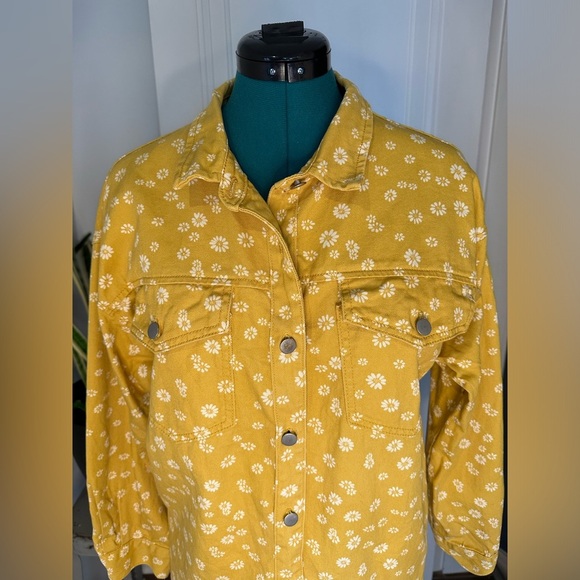 Polagram medium cotton yellow and white flower button up barn jacket - Picture 4 of 15